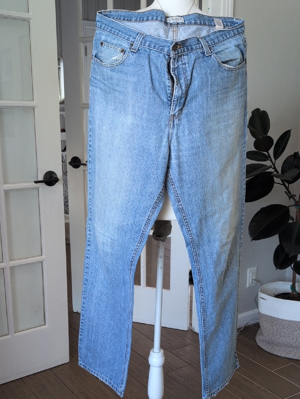 Vintage Y2K Claiborne Light Blue Straight Men’s Jeans 36 X 34